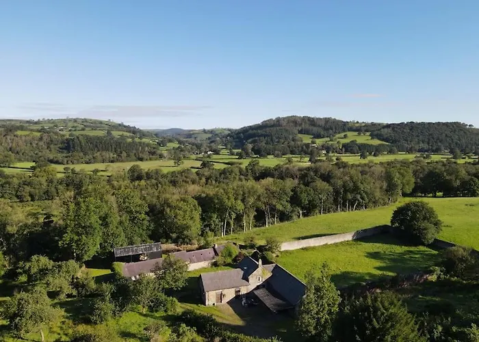 Tranquil Getaway Near Brecon Beacons