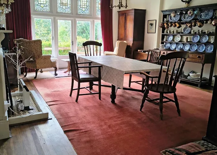 Tranquil Getaway Near Brecon Beacons